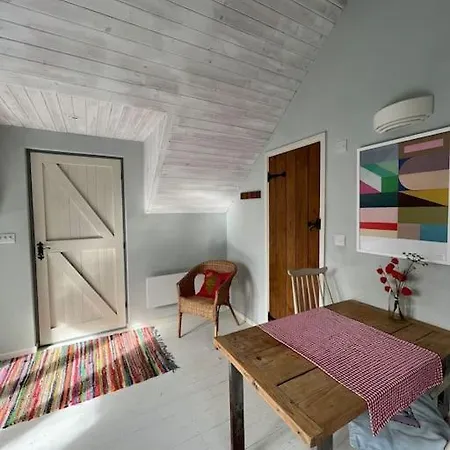 Bright, Airy Annex In Village With Stunning Views Stroud  Exterior photo