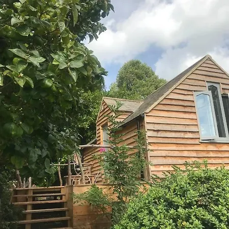 Bright, Airy Annex In Village With Stunning Views Stroud  Exterior photo